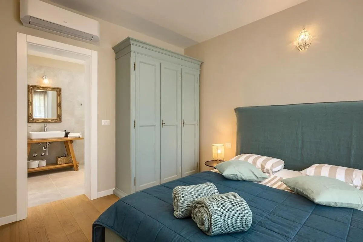 Villa Petra - Fully Equipped For Relaxing Holiday Tar-Vabriga