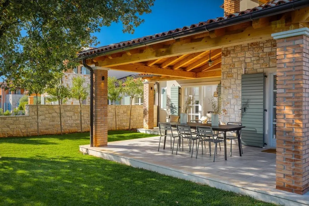 Villa Petra - Fully Equipped For Relaxing Holiday Tar-Vabriga