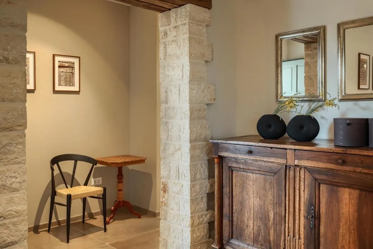 Villa Petra - Fully Equipped For Relaxing Holiday Tar-Vabriga